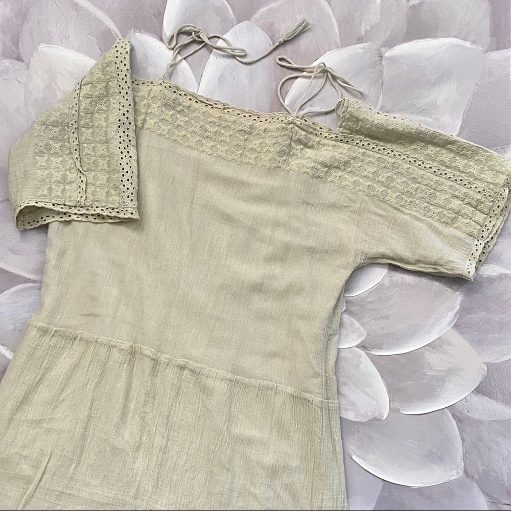 Off-shoulder linen dress
